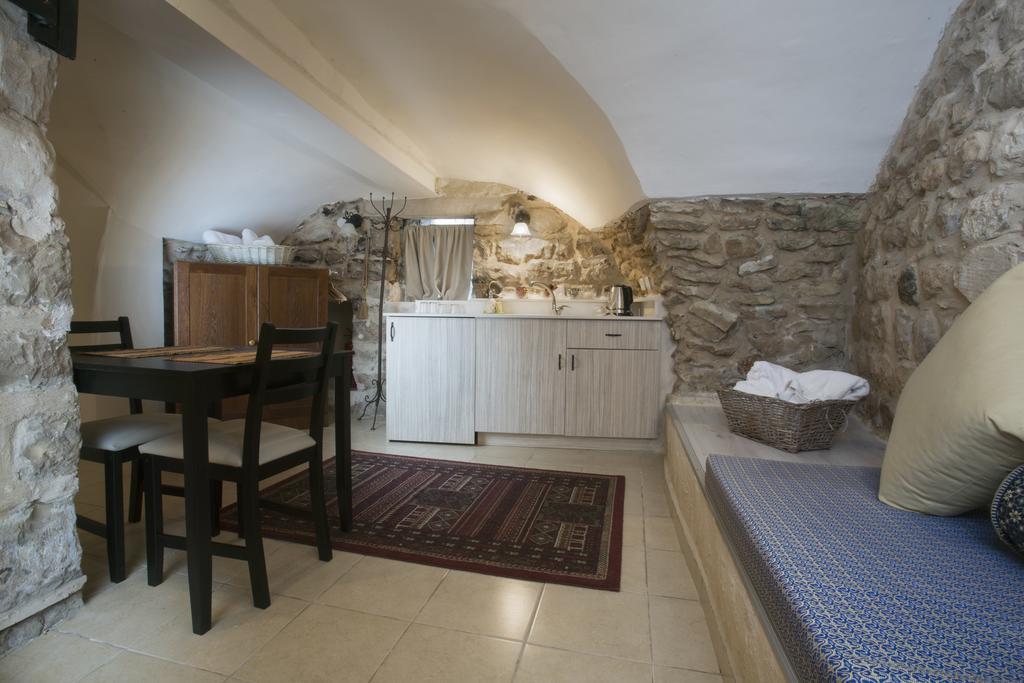 Avney Hahoshen Hotel Safed Buitenkant foto