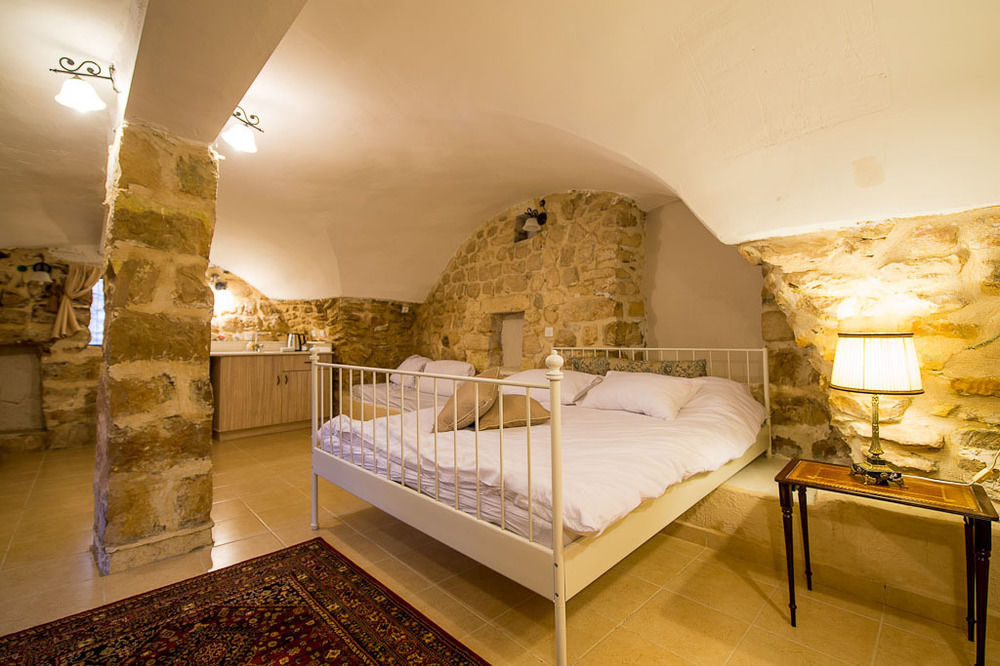 Avney Hahoshen Hotel Safed Buitenkant foto