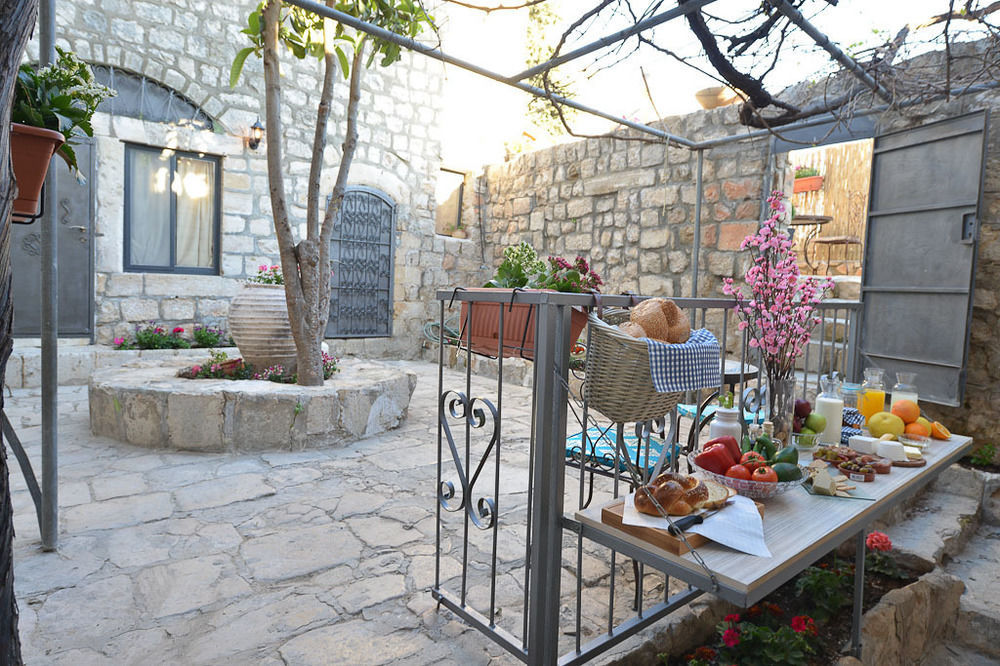 Avney Hahoshen Hotel Safed Buitenkant foto